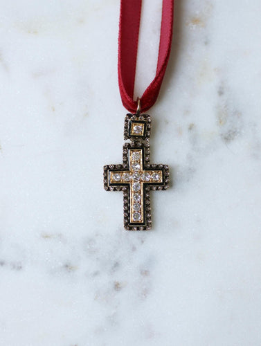 Pendentif Croix ancienne - Pendentif en or jaune 18 ct, argent, diamants et émail noir 58 Facettes