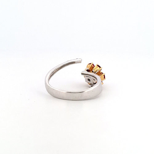 Bague 57 Bague en or jaune et blanc 18 ct avec rubis et diamants 58 Facettes