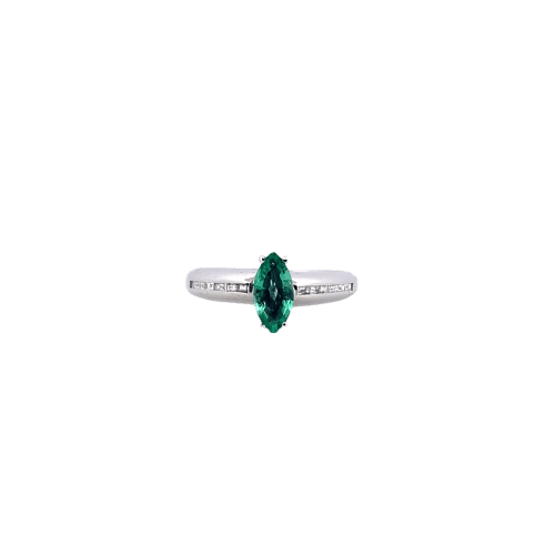 Bague 55 Bague - Or blanc 18 kt, émeraude marquise et diamants 58 Facettes