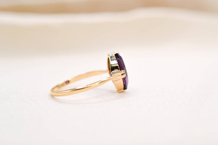 Bague 56 Bague solitaire en or jaune 18 carats sertie d’une améthyste 58 Facettes 3900