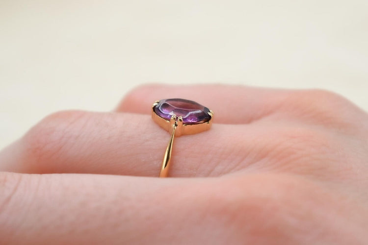 Bague 56 Bague solitaire en or jaune 18 carats sertie d’une améthyste 58 Facettes 3900