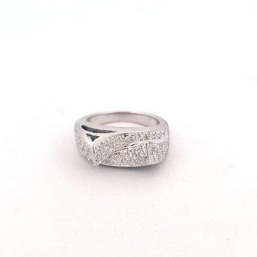 Bague 54 Bague satinée en or blanc 18 kt avec diamants taille brillant 58 Facettes