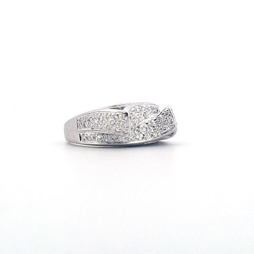 Bague 54 Bague satinée en or blanc 18 kt avec diamants taille brillant 58 Facettes