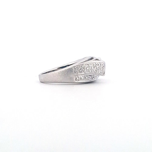 Bague 54 Bague satinée en or blanc 18 kt avec diamants taille brillant 58 Facettes