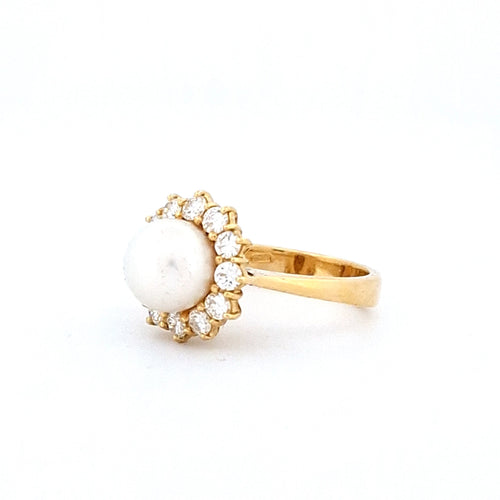Bague 54 Bague en or jaune 18 kt avec perle Akoya et diamants 58 Facettes