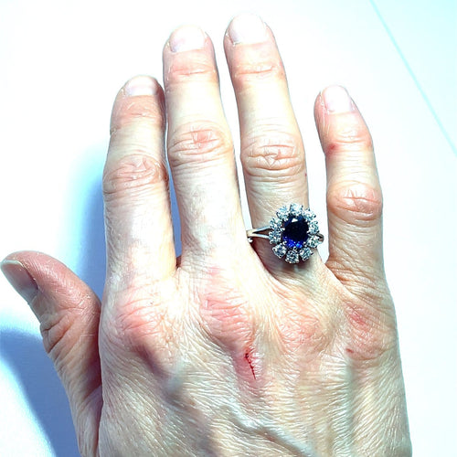 Bague 53 Bague marguerite - Saphir entourage diamants en or blanc et platine 58 Facettes 005