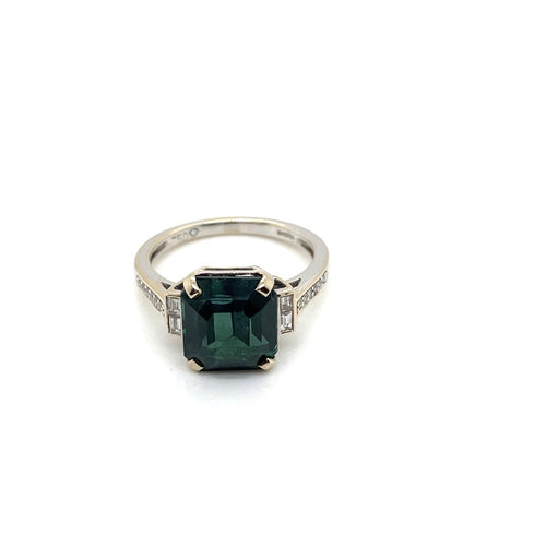 Bague 51.5 Bague saphir vert et diamants en or blanc 58 Facettes