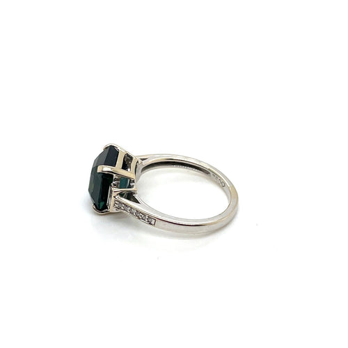 Bague 51.5 Bague saphir vert et diamants en or blanc 58 Facettes