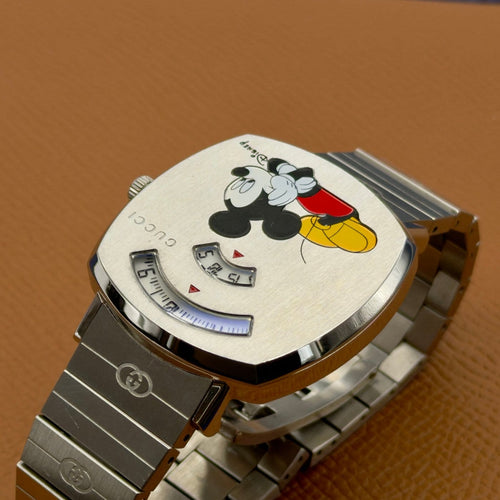 Montre Gucci Grip Disney Jump Hour YA157418 58 Facettes 009