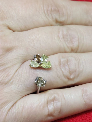 Bague 53 Bague fleur en or blanc 18k et diamants de couleur 58 Facettes P676