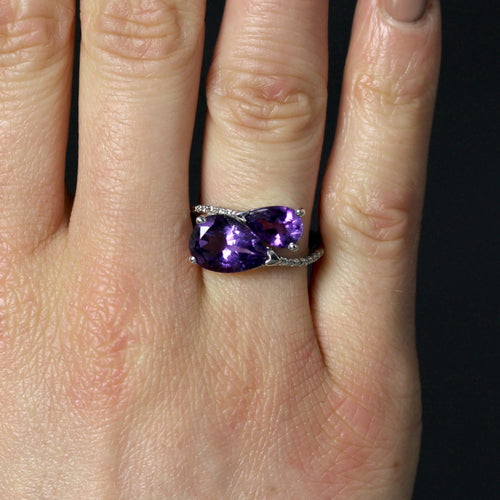 bague-duo-amethystes-taillees-en-poire-diamants-or-blanc-p-image-166429-grande.jpg
