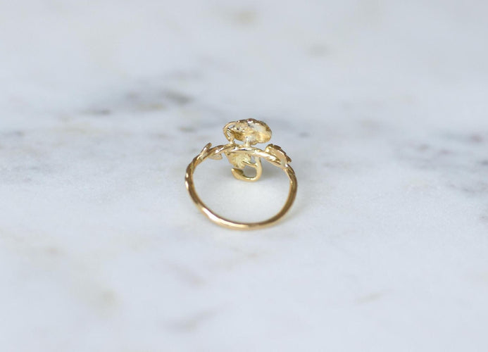 Bague 52.5 Bague ancienne rose en or jaune 18 ct rubis et diamants 58 Facettes
