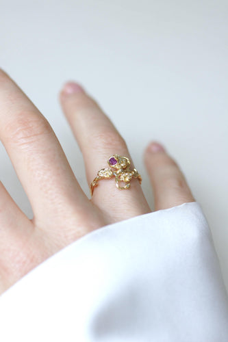 Bague 52.5 Bague ancienne rose en or jaune 18 ct rubis et diamants 58 Facettes