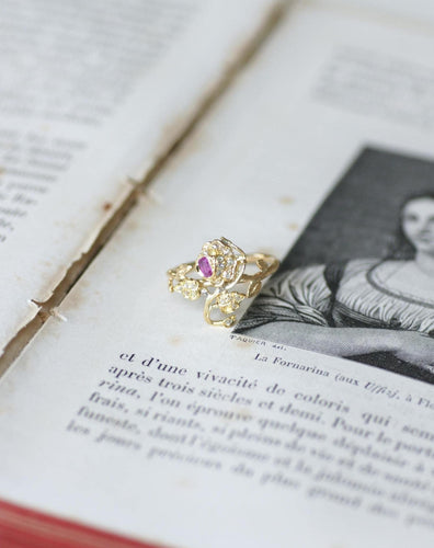 Bague 52.5 Bague ancienne rose en or jaune 18 ct rubis et diamants 58 Facettes