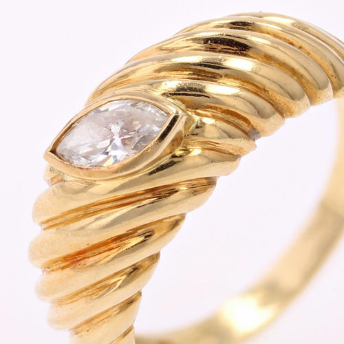 https://www.bijouxbaume.com/upload/image/bague-or-jaune-diamant-marquise-p-image-164523-grande.jpg