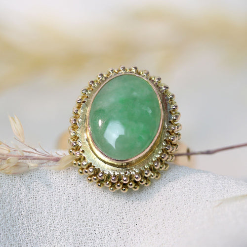 https://www.bijouxbaume.com/upload/image/bague-jade-or-vintage-p-image-163685-grande.jpg