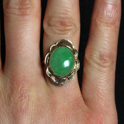 https://www.bijouxbaume.com/upload/image/bague-ancienne-jade-et-or-p-image-163645-grande.jpg