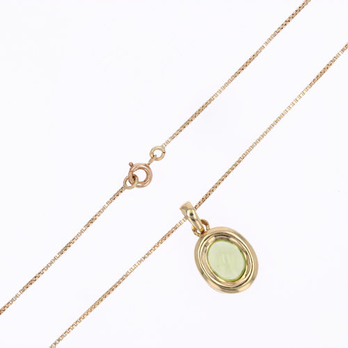 https://www.bijouxbaume.com/upload/image/pendentif-peridot-cabochon-et-sa-fine-chaine-en-or-jaune-p-image-162830-grande.jpg