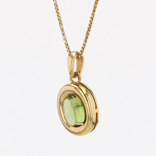 https://www.bijouxbaume.com/upload/image/pendentif-peridot-cabochon-et-sa-fine-chaine-en-or-jaune-p-image-162824-grande.jpg