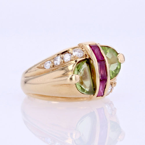 https://www.bijouxbaume.com/upload/image/bague-chevaliere-peridot-diamants-et-rubis-p-image-162740-grande.jpg