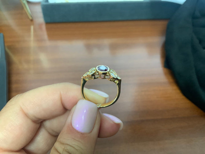 Bague 55 Bague ovale en or jaune avec rubis et diamants 58 Facettes BA-4