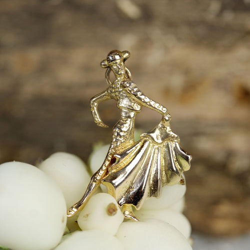 https://www.bijouxbaume.com/upload/image/pendentif-breloque-torero-matador-or-jaune-p-image-159577-grande.jpg