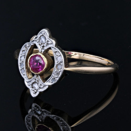 https://www.bijouxbaume.com/upload/image/bague-ancienne-rubis-et-diamants-tailles-en-rose-p-image-157983-grande.jpg