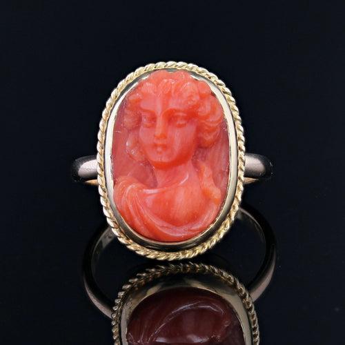 https://www.bijouxbaume.com/upload/image/bague-ancienne-camee-corail-et-or-p-image-155329-grande.jpg