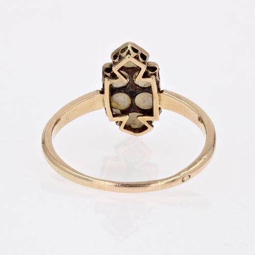 https://www.bijouxbaume.com/upload/image/bague-ancienne-ecusson-et-perles-fines-p-image-154619-grande.jpg