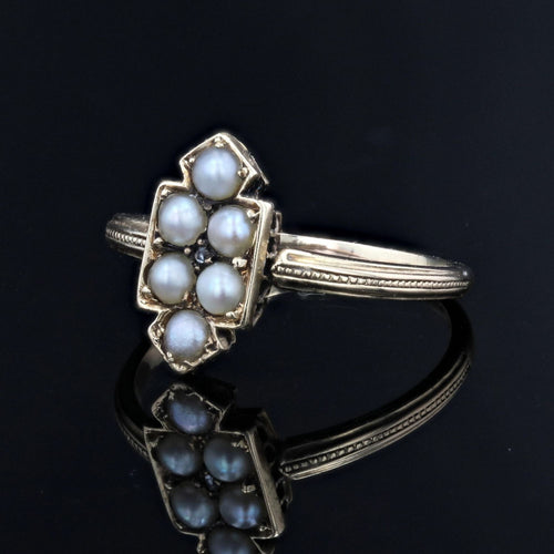 https://www.bijouxbaume.com/upload/image/bague-ancienne-ecusson-et-perles-fines-p-image-154633-grande.jpg