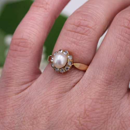 https://www.bijouxbaume.com/upload/image/bague-ancienne-marguerite-perle-fine-et-diamants-p-image-154276-grande.jpg