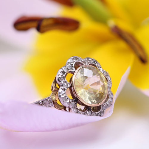 https://www.bijouxbaume.com/upload/image/bague-ancienne-fleur-saphir-jaune-et-diamants-p-image-153557-grande.jpg