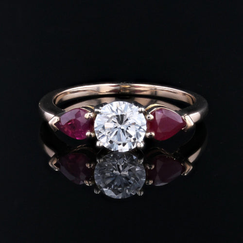 https://www.bijouxbaume.com/upload/image/bague-diamant-et-rubis-tailles-en-poire-p-image-153102-grande.jpg