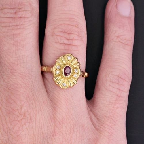 https://www.bijouxbaume.com/upload/image/bague-or-jaune-d-occasion-rubis-diamants-p-image-152890-grande.jpg