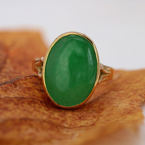 https://www.bijouxbaume.com/upload/image/bague-jade-vintage-en-or-p-image-174175-grande.jpg
