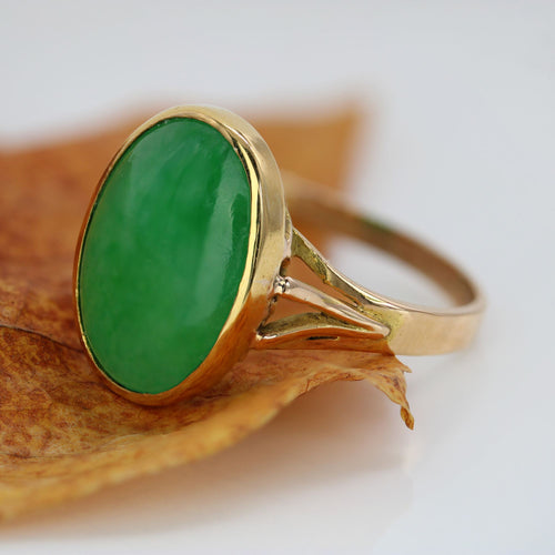 https://www.bijouxbaume.com/upload/image/bague-jade-vintage-en-or-p-image-174176-grande.jpg
