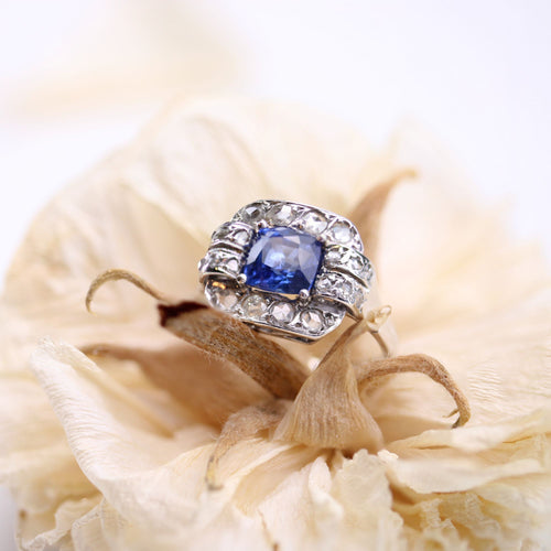 https://www.bijouxbaume.com/upload/image/bague-art-deco-saphir-et-diamants-p-image-147173-grande.jpg