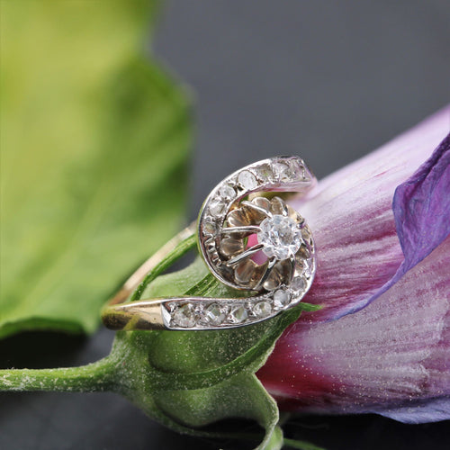 https://www.bijouxbaume.com/upload/image/bague-ancienne-tourbillon-diamants-p-image-143010-grande.jpg