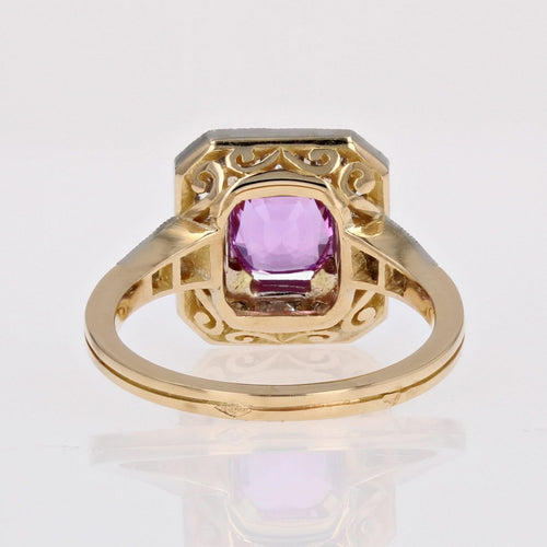 https://www.bijouxbaume.com/upload/image/bague-style-art-deco-saphir-rose-et-diamants-p-image-137094-grande.jpg