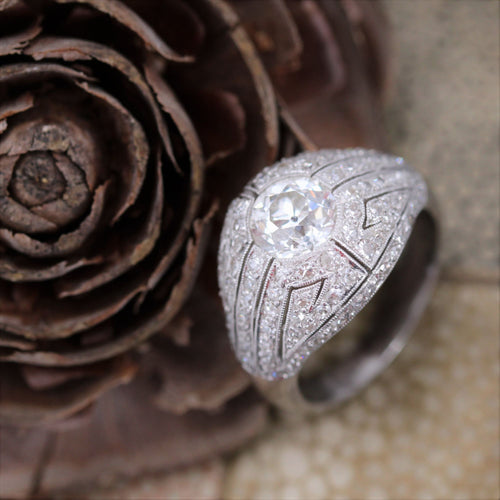 https://www.bijouxbaume.com/upload/image/bague-dome-diamants-ancienne-p-image-136388-grande.jpg