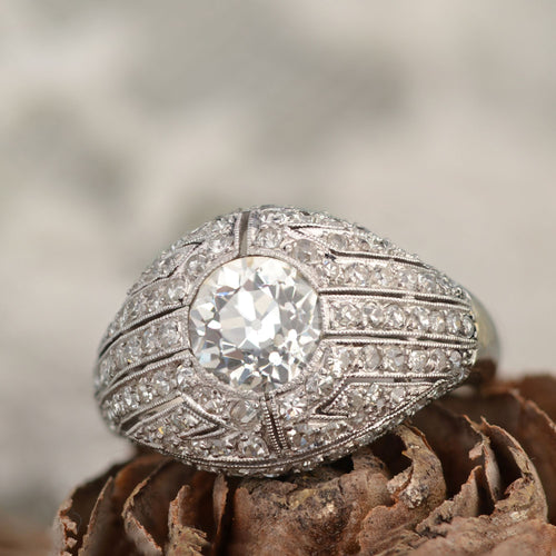 https://www.bijouxbaume.com/upload/image/bague-dome-diamants-ancienne-p-image-136382-grande.jpg