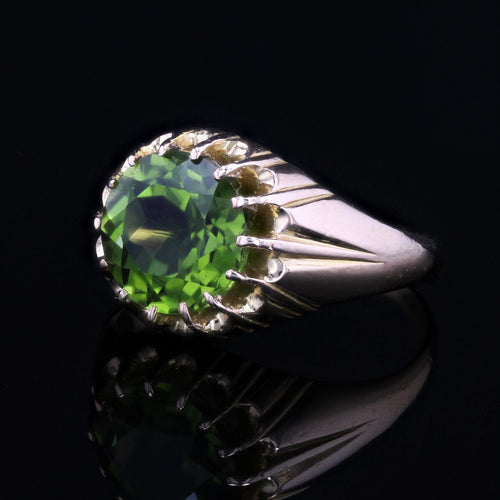 https://www.bijouxbaume.com/upload/image/bague-vintage-or-peridot-p-image-136606-grande.jpg