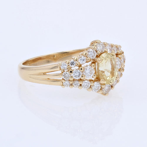 https://www.bijouxbaume.com/upload/image/bague-saphir-jaune-et-diamants-or-jaune-p-image-129597-grande.jpg