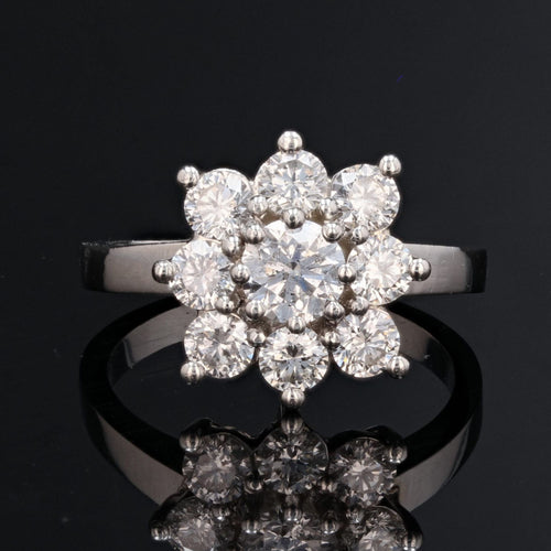 https://www.bijouxbaume.com/upload/image/bague-diamants-marguerite-carree-p-image-125169-grande.jpg
