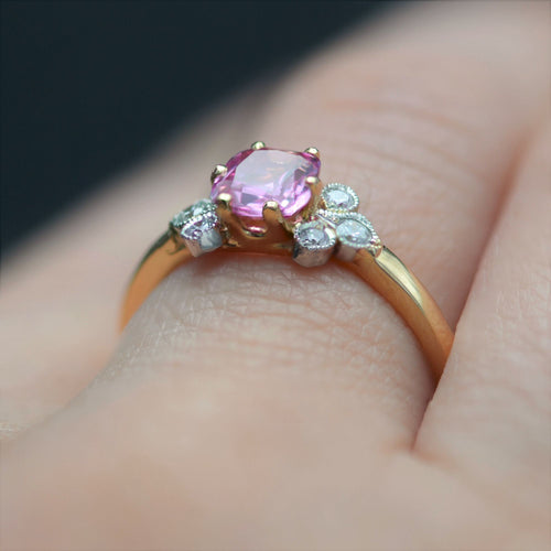 https://www.bijouxbaume.com/upload/image/fine-bague-saphir-rose-et-diamants-p-image-124808-grande.jpg