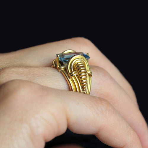 https://www.bijouxbaume.com/upload/image/bague-retro-aigue-marine-et-or-p-image-172472-grande.jpg