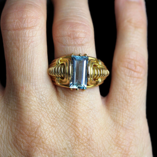 https://www.bijouxbaume.com/upload/image/bague-retro-aigue-marine-et-or-p-image-172470-grande.jpg