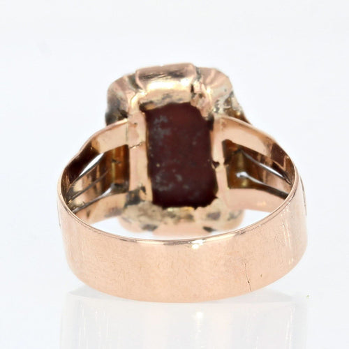https://www.bijouxbaume.com/upload/image/bague-ancienne-en-or-et-intaille-p-image-113571-grande.jpg