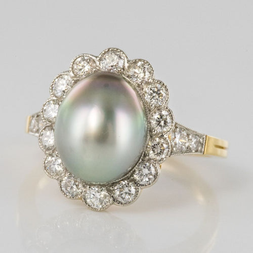 https://www.bijouxbaume.com/upload/image/bague-perle-grise-et-diamants-p-image-87110-grande.jpg