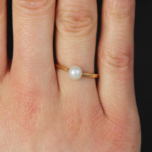 https://www.bijouxbaume.com/upload/image/bague-solitaire-perle-de-culture-or-p-image-151080-grande.jpg